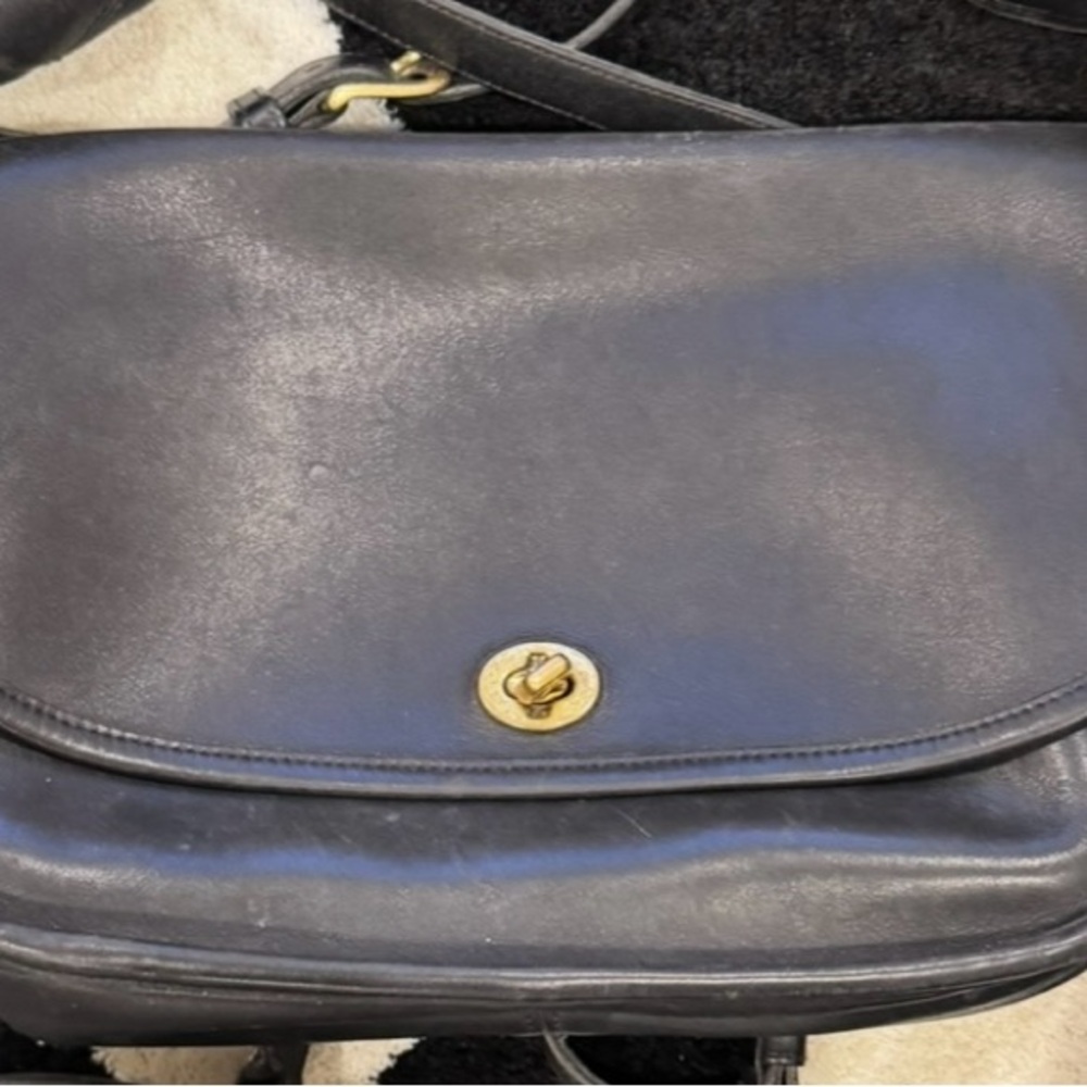 Black Leather Coach city Crossbody Bag